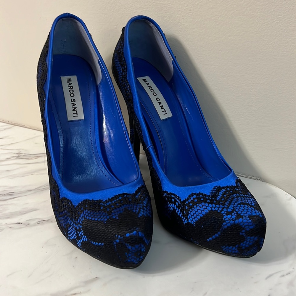 Stunning blue heels with black lace detail